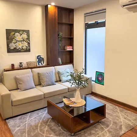 Cozy 2 Bedrooms Apartment To Ngoc Van